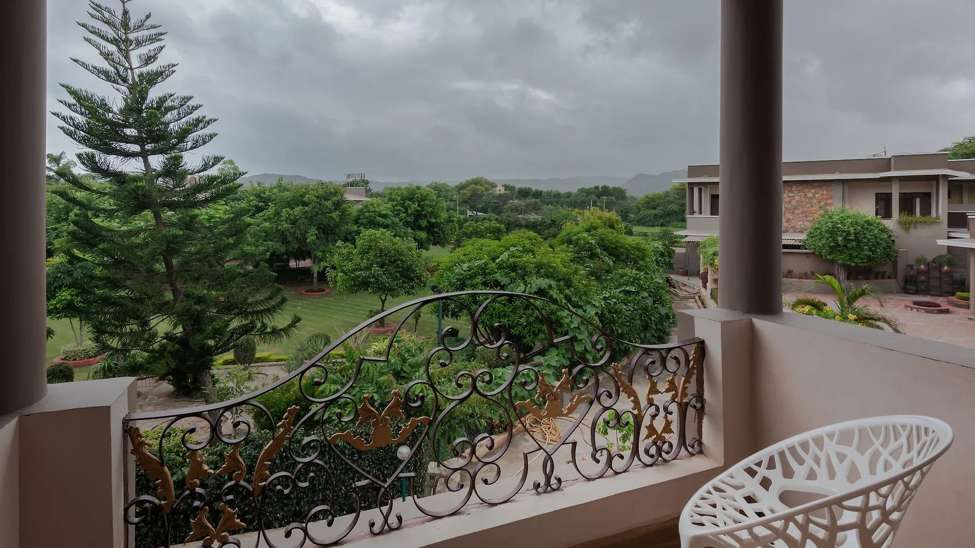 Araliayas Resort & Spa Udaipur