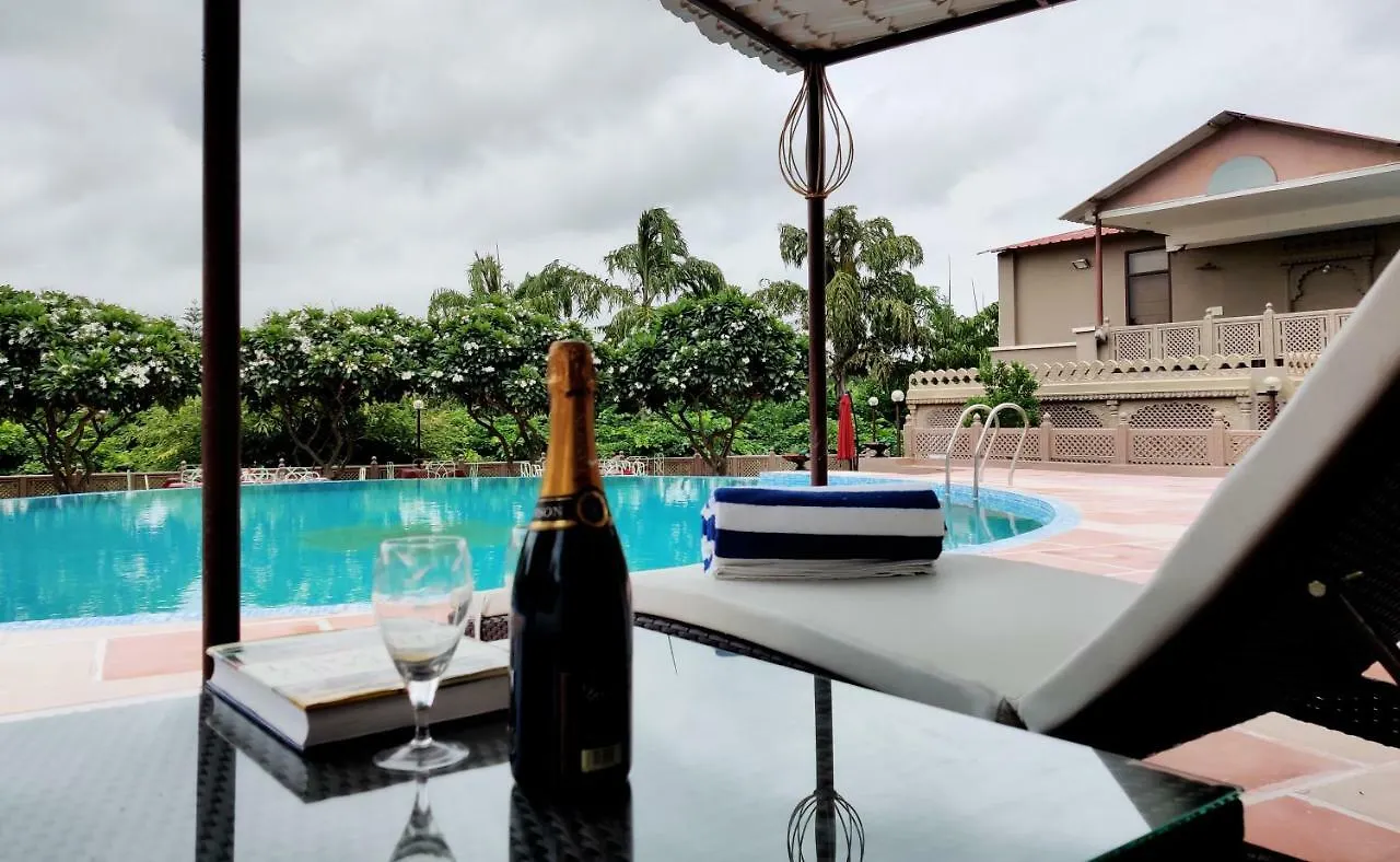Araliayas Resort & Spa Udaipur 4*,